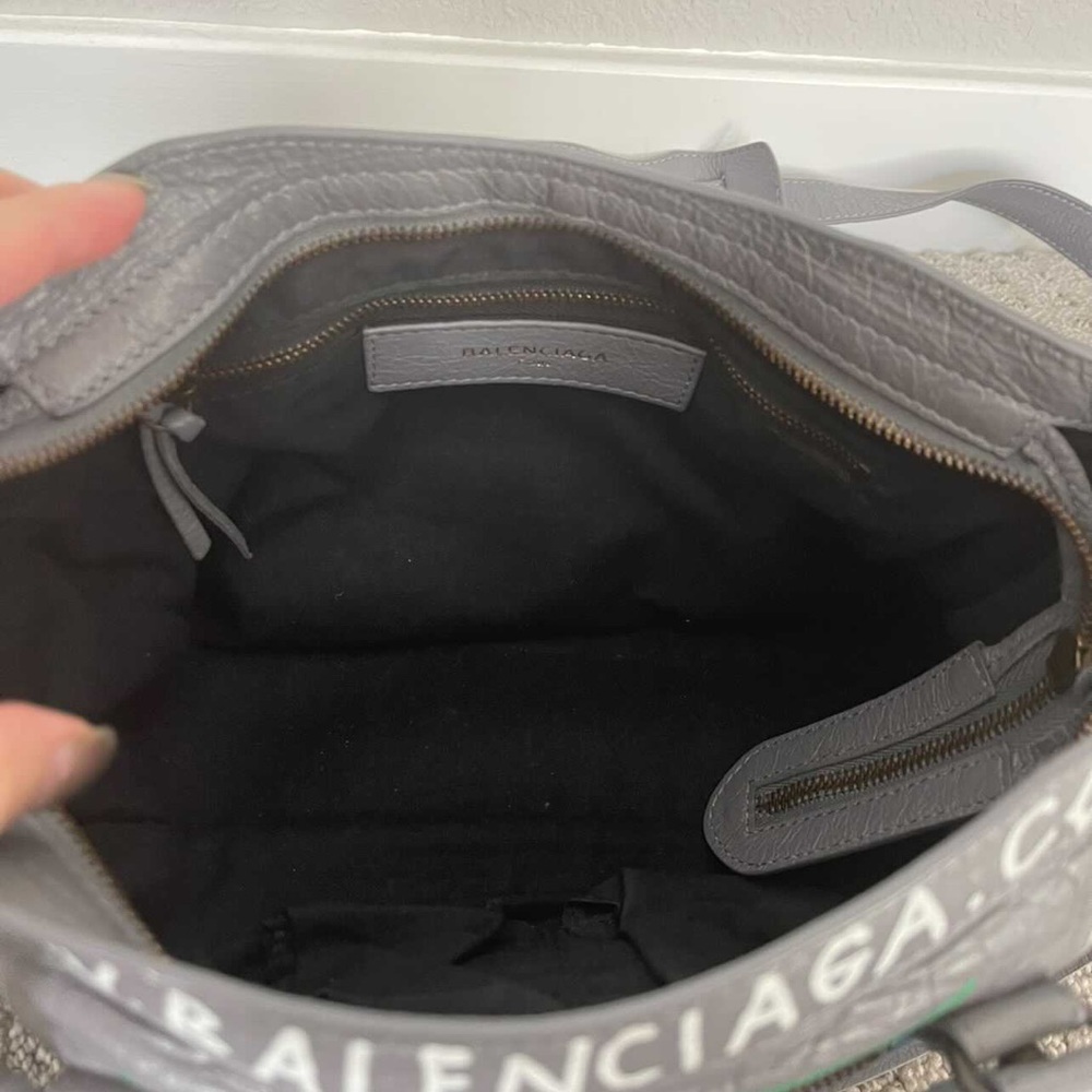SOLD Balenciaga Agneau Graffiti Mini City Grey - Picture 4 of 8